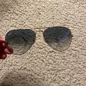 Barely worn,good condition, aviator gradient blue ray ban sunglasses